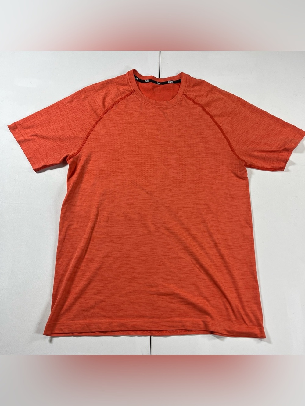Rhone Reign Tech T Shirt Short Sleeve Orange Performance Training Tee Men’s L